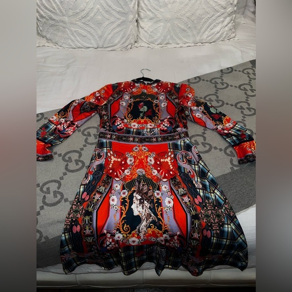 Elegant Red and Black Patterned Dress - Picture 7 of 7